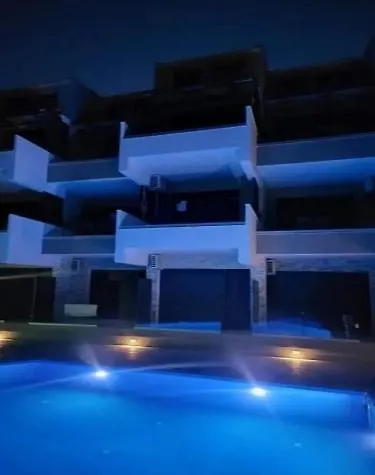 Amelia Luxury
