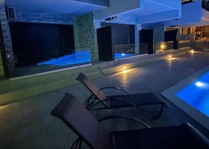 Amelia Luxury * Nikiana